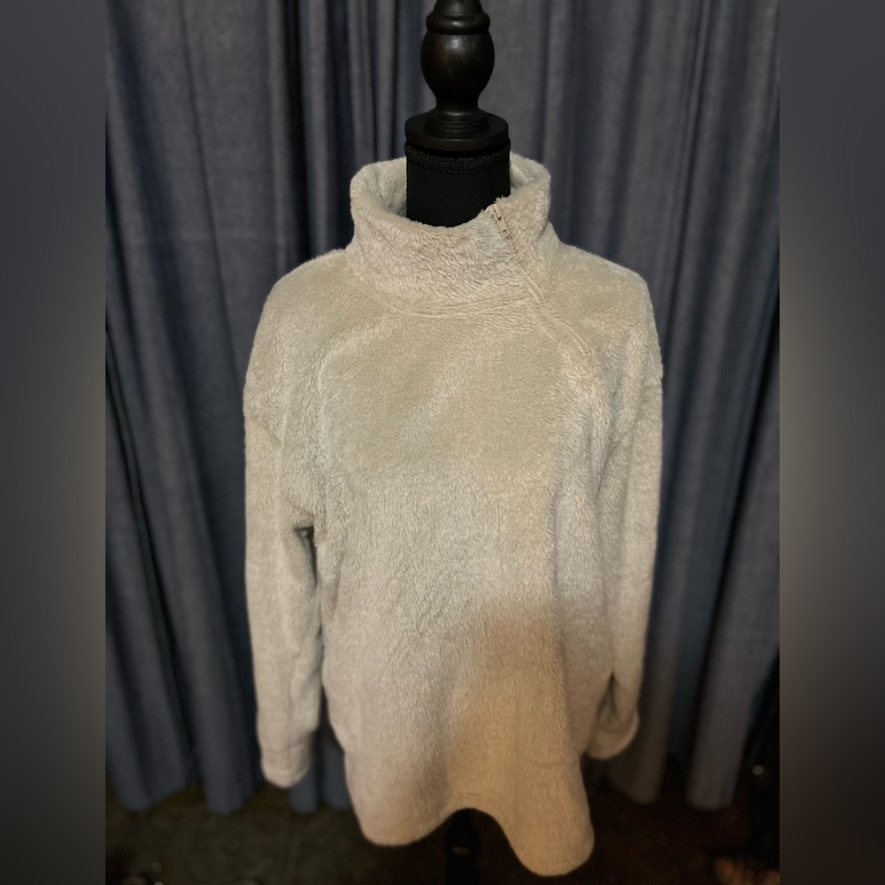 Brand The Royal Standard, size women’s Med, light beige pullover - Picture 4 of 8